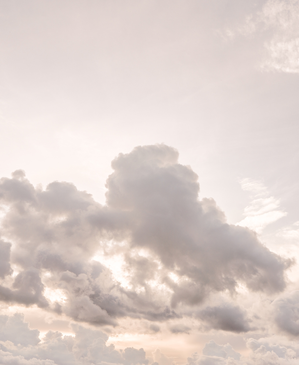 A Dark Cloud Formation in the Sky